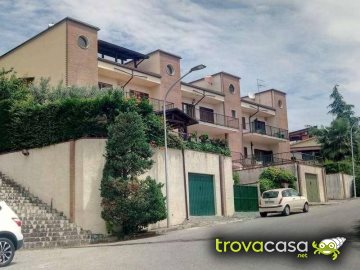 casa indipendente in vendita a Cosenza in zona Cosenza Vecchia